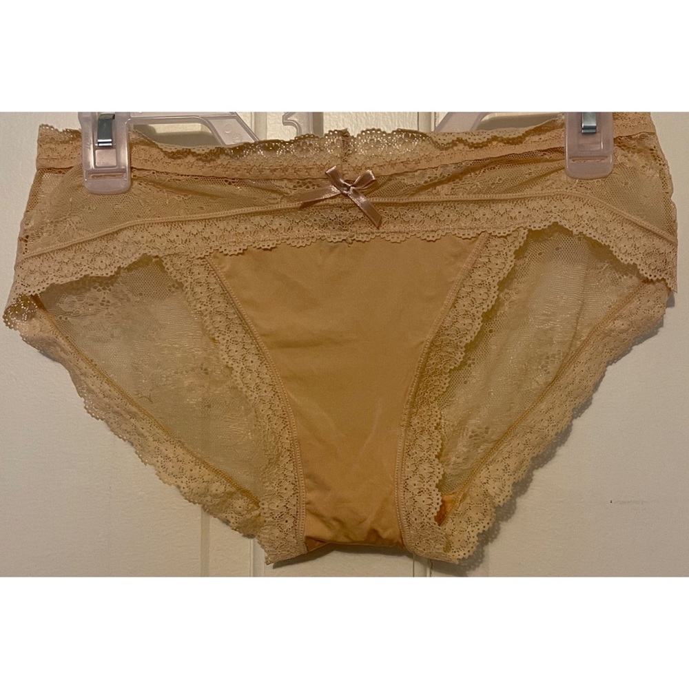 ✨BRAND NEW✨ 2 Pair Large Lace Underwear